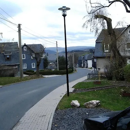 Mit Gartenterrasse